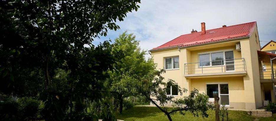 Stardust Apartman Печ Екстер'єр фото