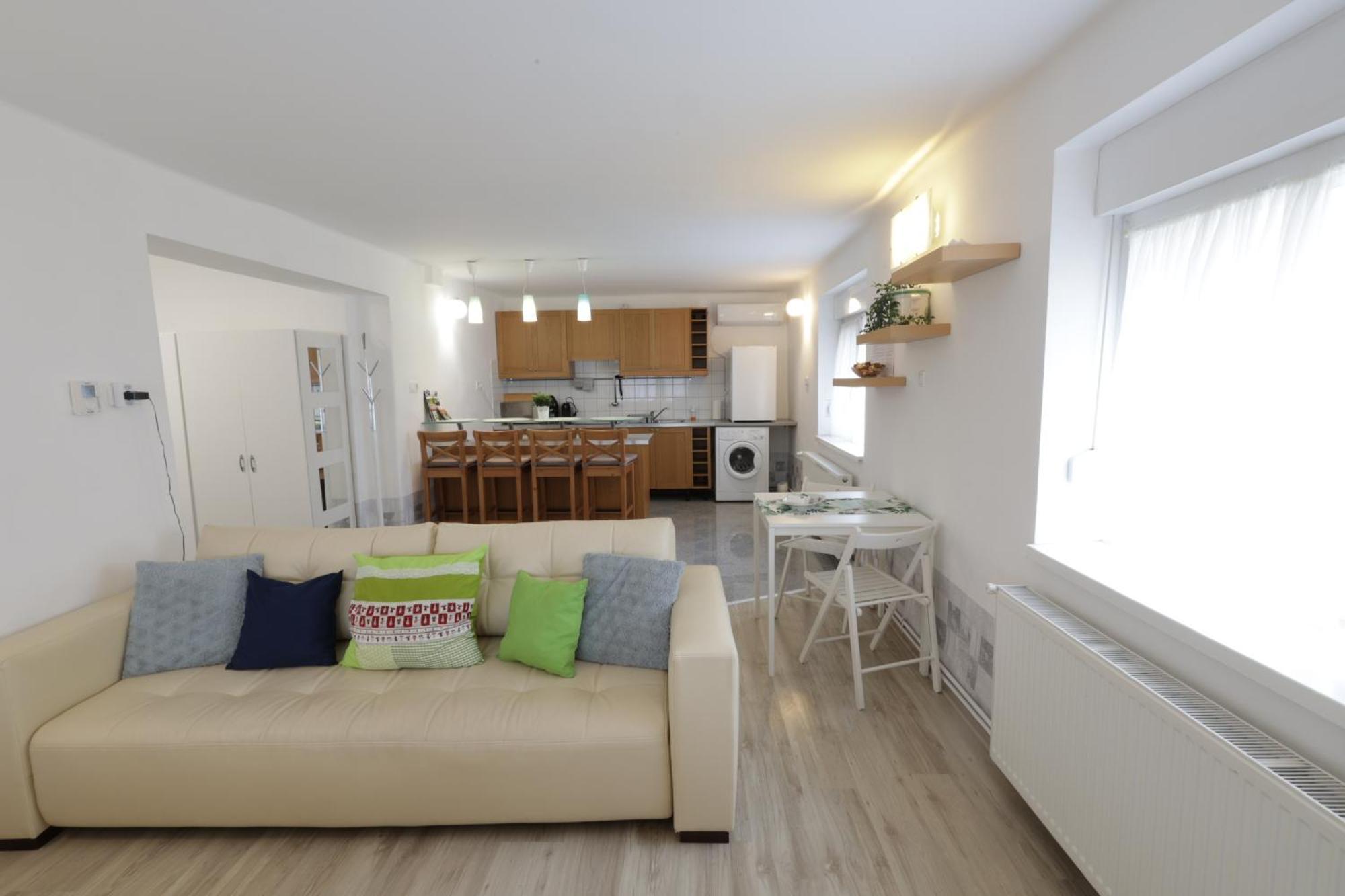 Stardust Apartman Печ Екстер'єр фото