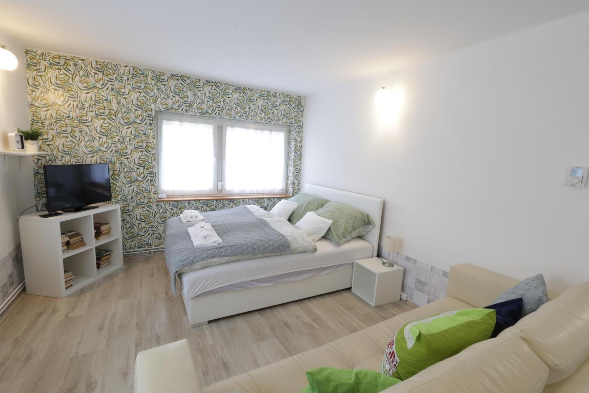 Stardust Apartman Печ Екстер'єр фото