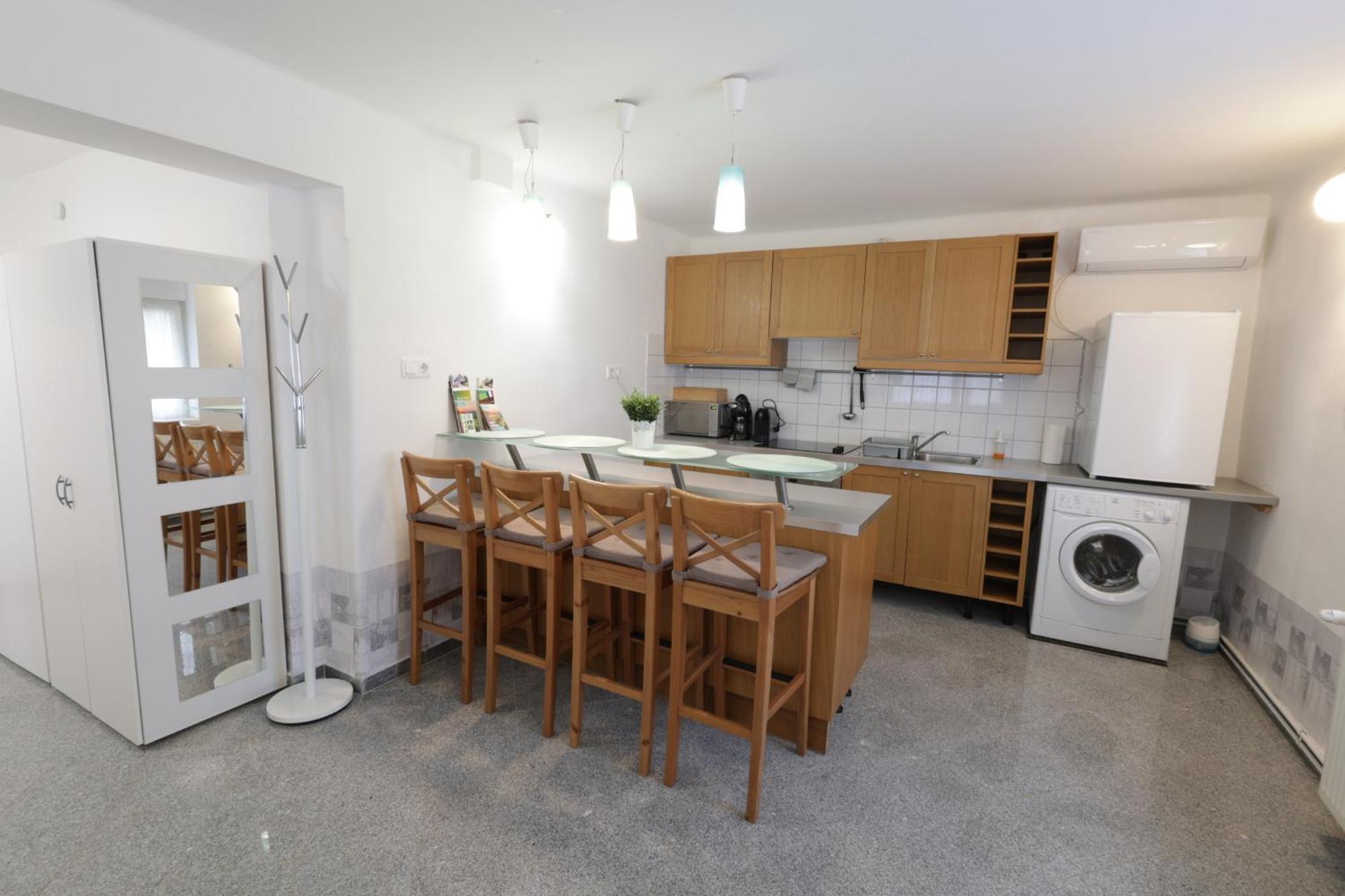 Stardust Apartman Печ Екстер'єр фото