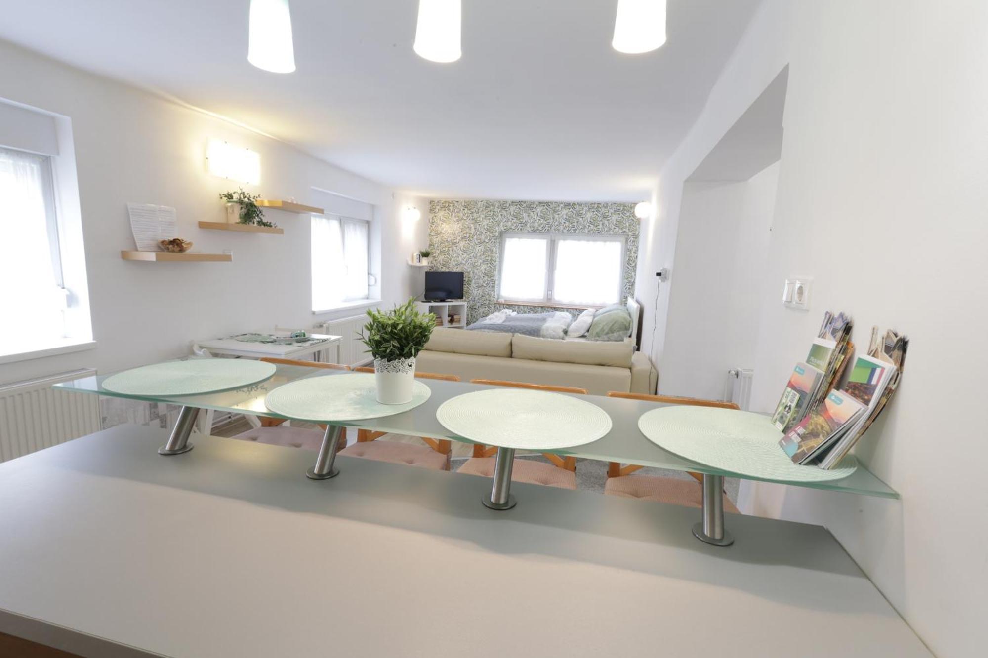 Stardust Apartman Печ Екстер'єр фото