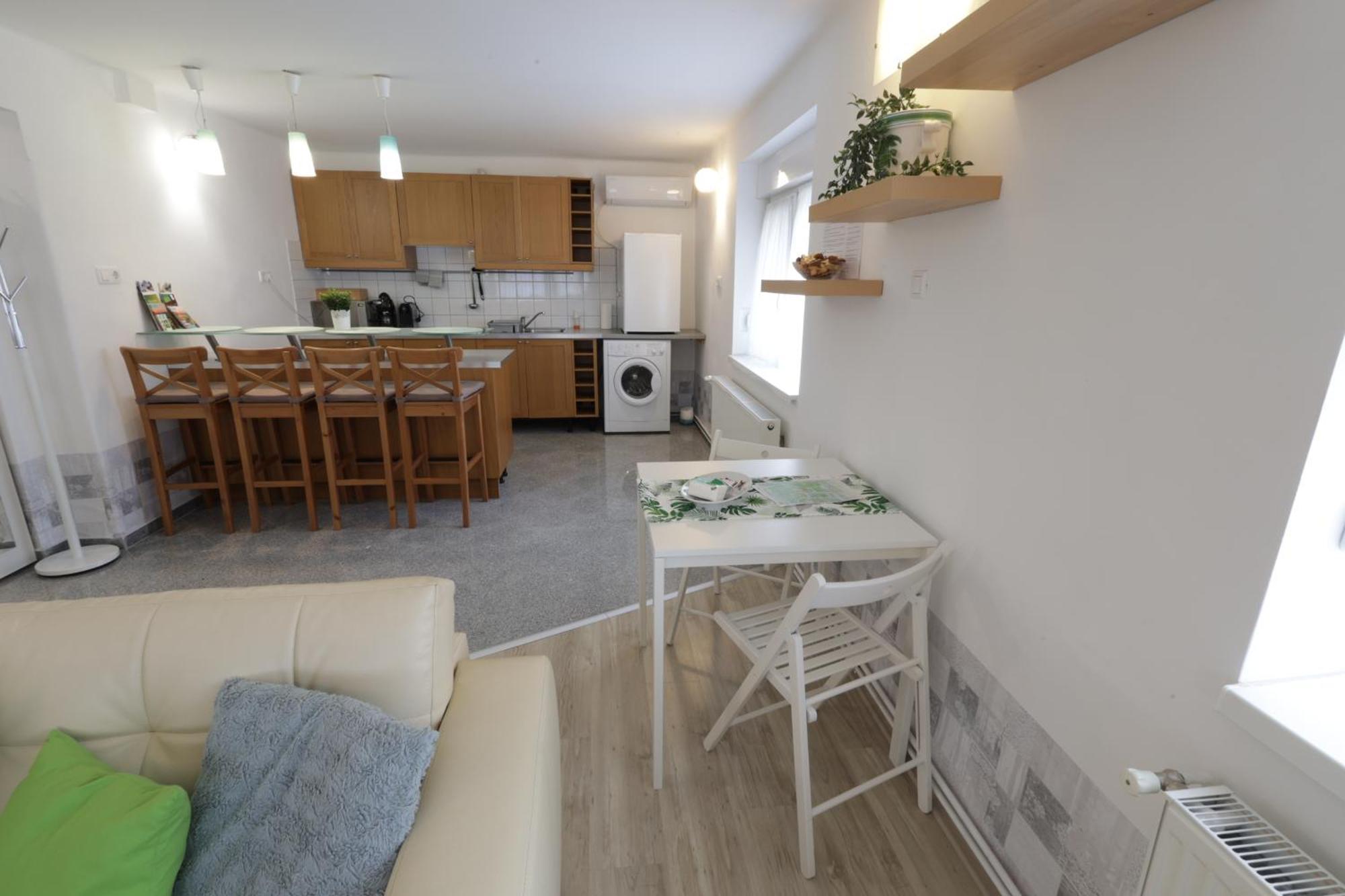 Stardust Apartman Печ Екстер'єр фото